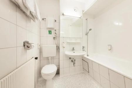 Sure by Best Western Muenchen Hauptbahnhof - 53