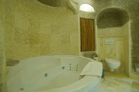 Safran Cave - 109