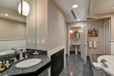 The Cincinnatian Curio Collection by Hilton - 42