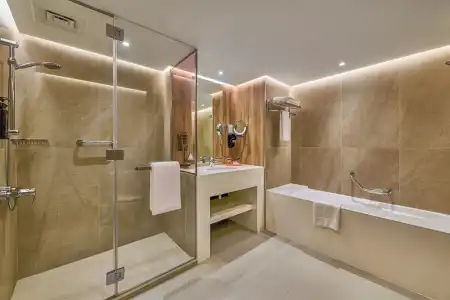 Ramada & Suites by Wyndham Dubai JBR - 81