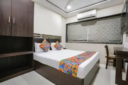 Kamran Residency - Near US Embassy - 55