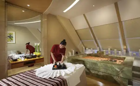 InterContinental Hangzhou ICC by IHG - 9