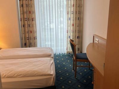 am Schlosspark , Wiesbaden - 1