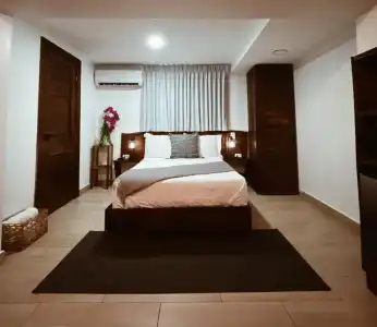 Studio 27 Backpackers - 93