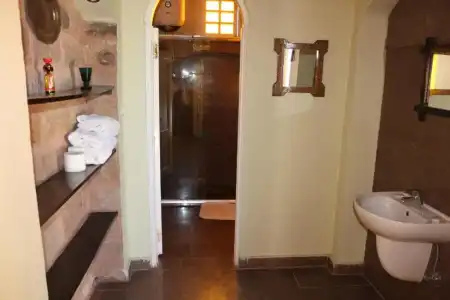 Artika Wadi Kiki - 3