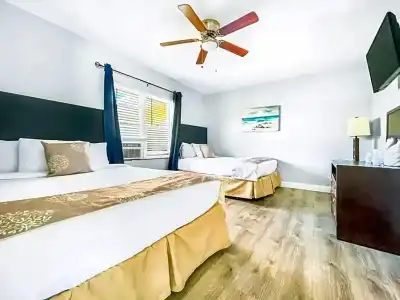Hollywood Beachs - 189