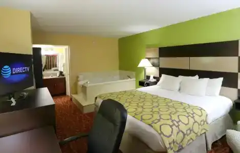 Baymont by Wyndham Sevierville Pigeon Forge - 30