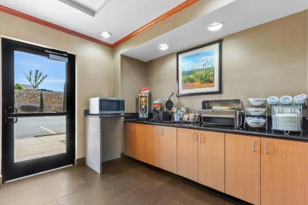 Comfort Suites El Paso West - 32