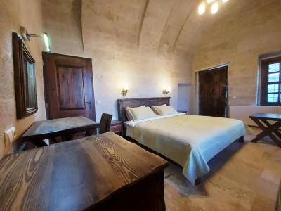 Armesos Cave - 120