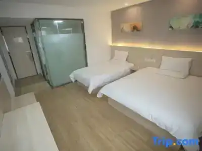 Pavilion Inn - 12