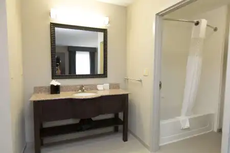 Hampton Inn & Suites Oklahoma City Airport - 2