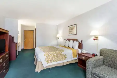 Days Inn Battlefield Rd/Hwy 65 - 2