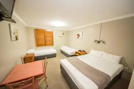 The Cosmopolitan Motel and Serviced Apartments - 30