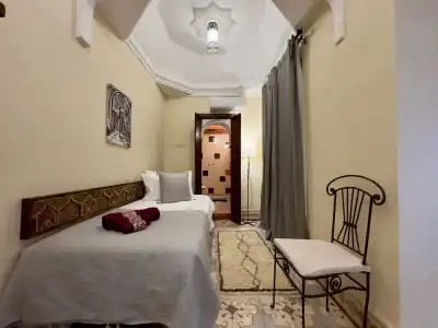Riad Taghia - 28