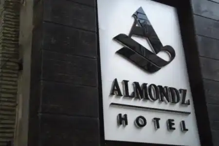Almondz - 0