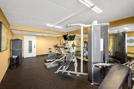 Best Western Luxbury Inn Fort Wayne - 17