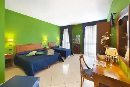 Ulisse Deluxe Hostel - 52