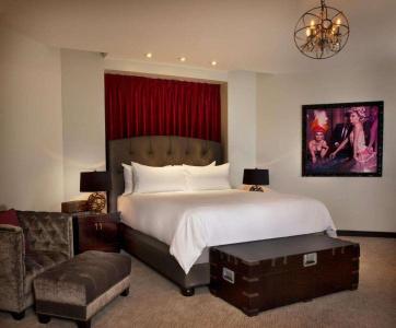 The Cromwell - 26