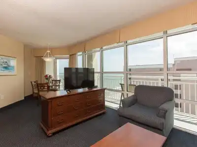 Carolinian Beach Resort by Vacasa - 184