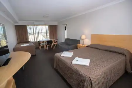 Dog Rock Motel - 95