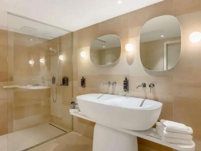 Mercure - 73