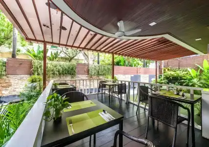 Lohas Residences Sukhumvit - 23