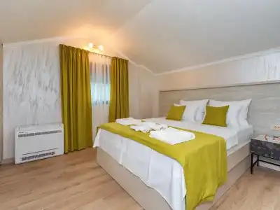 Luxury Apartments Queen - 47