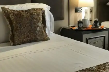 Deluxe - 5