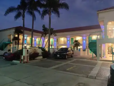 LYFE INN & SUITES by AGA - LAX Airport - 9