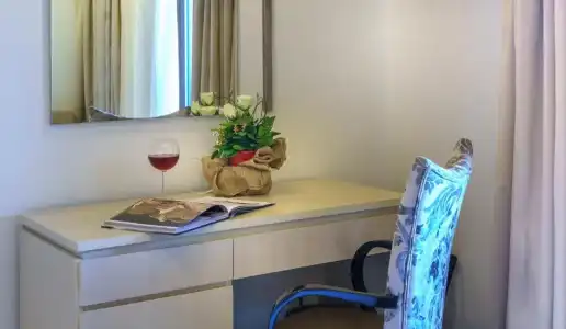 Cosmopolitan - 60