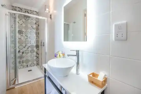 Georges Boutique Living - 37
