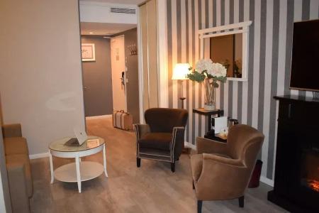 Le Trophée Boutique Hôtel Spa - La Loggia Appart'hôtel - 77