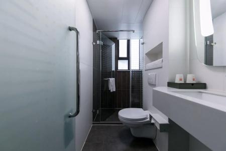 ibis Shanghai Gubei - 8