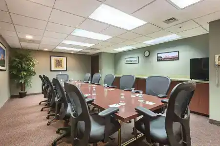 Quality Suites Lansing West - 13