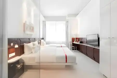 Ruby Leni Dusseldorf by IHG - 9