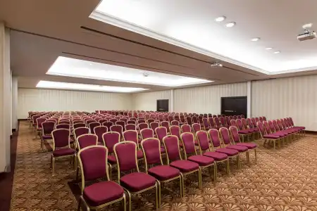 Radisson Blu Carlton Bratislava - 8