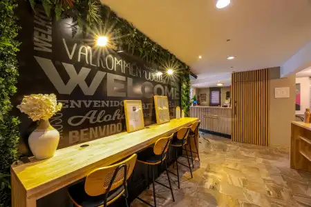 Ostal Pau Université - Sure Collection by Best Western - 24