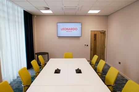 Leonardo Bristol City - 35