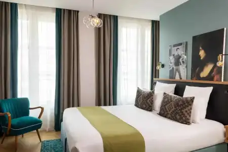 Lyric Paris - 112