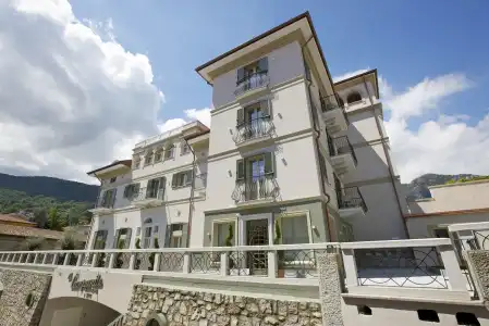 Al Campanile - Luxury Suites & Apartments - 0