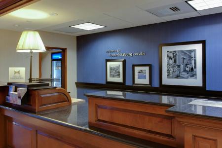 Hampton Inn & Suites Fredericksburg South - 35