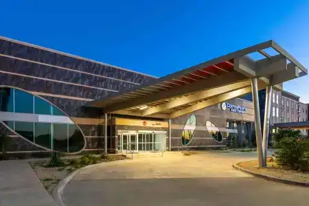 Days Inn & Suites by Wyndham Lubbock Medical Center - 13