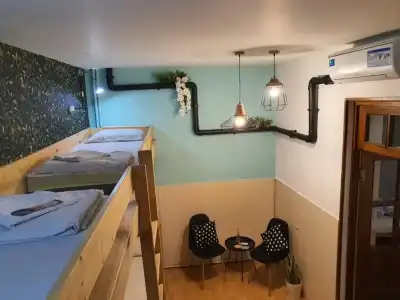 Envoy Hostel - 40