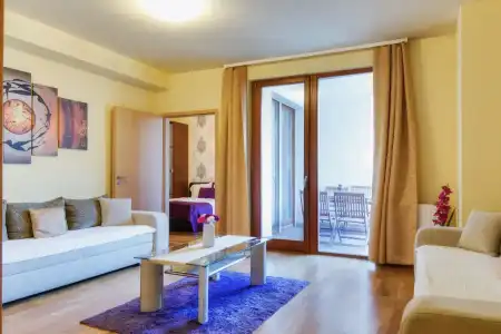 Trendy Deluxe Apartments - 29