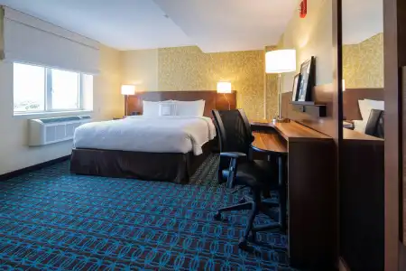 Fairfield Inn & Suites New York Queens/Fresh Meadows - 4