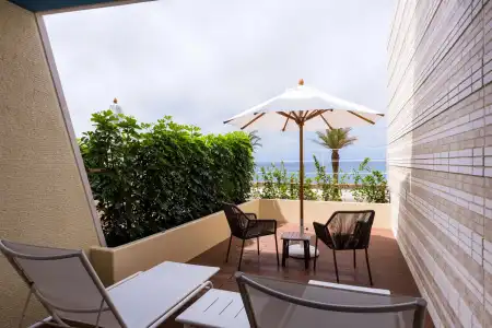 DoubleTree by Hilton Okinawa Chatan Resort - 28