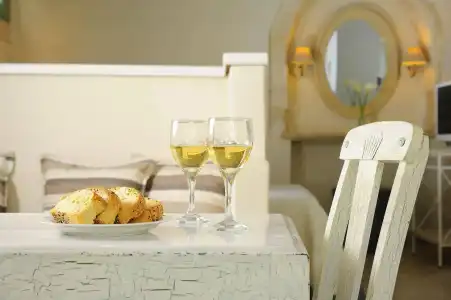 Mythos Suites Boutique - 8