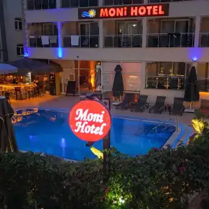 Moni - 44