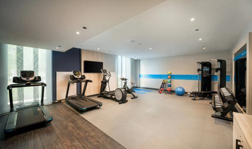 Hampton by Hilton - 9