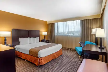 Best Western The Plaza Honolulu Airport - Free Breakfast - 50